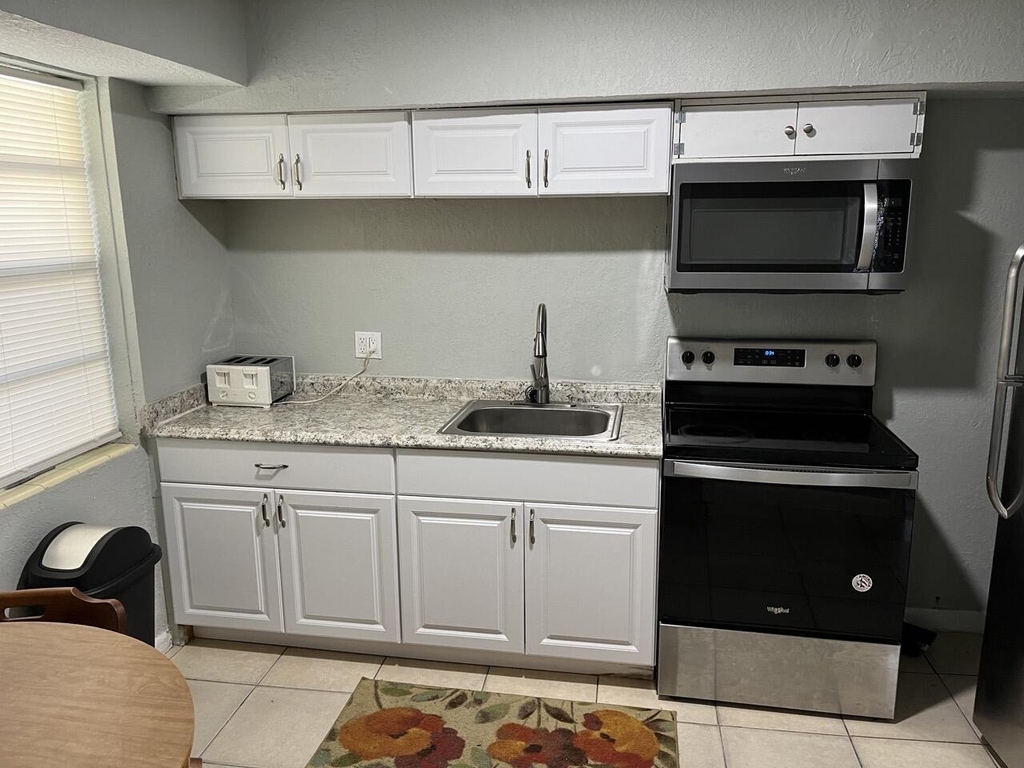 813 9th Avenue N - Photo 3