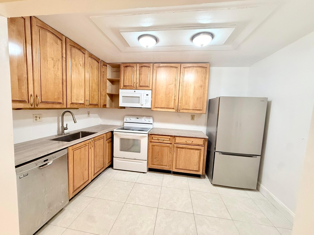4115 Nw 88th Avenue - Photo 3