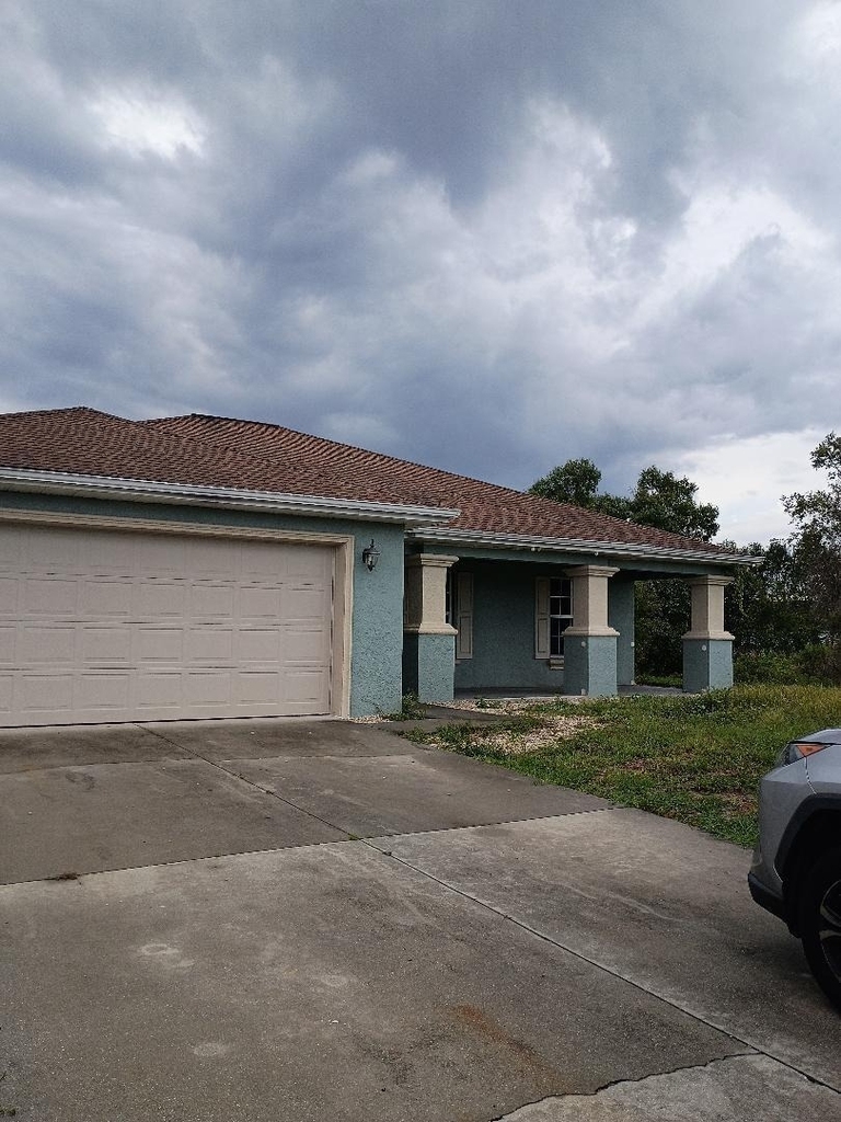 6012 Elaine Avenue N - Photo 0
