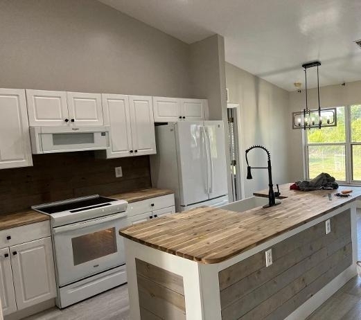 6012 Elaine Avenue N - Photo 2