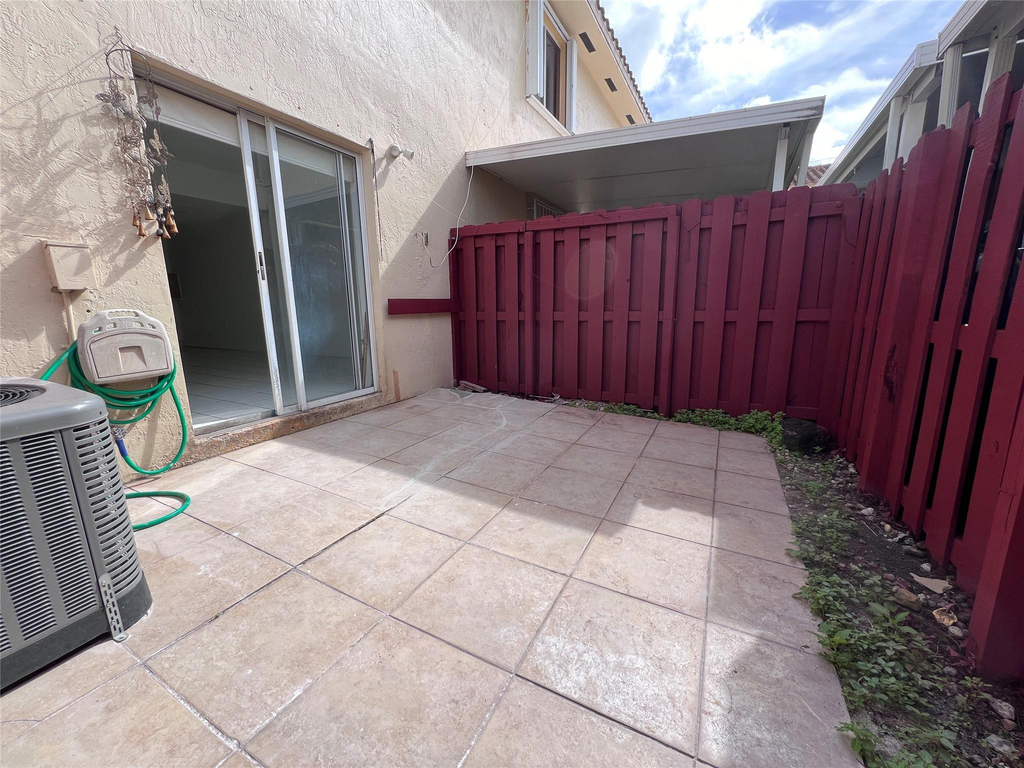 519 W 68th Street - Photo 6