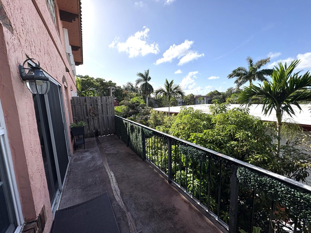 640 Tennis Club Drive - Photo 5