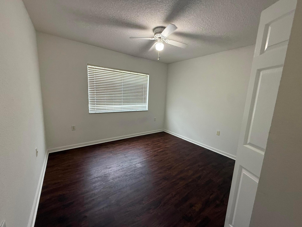 231 Sw Palm Drive - Photo 15