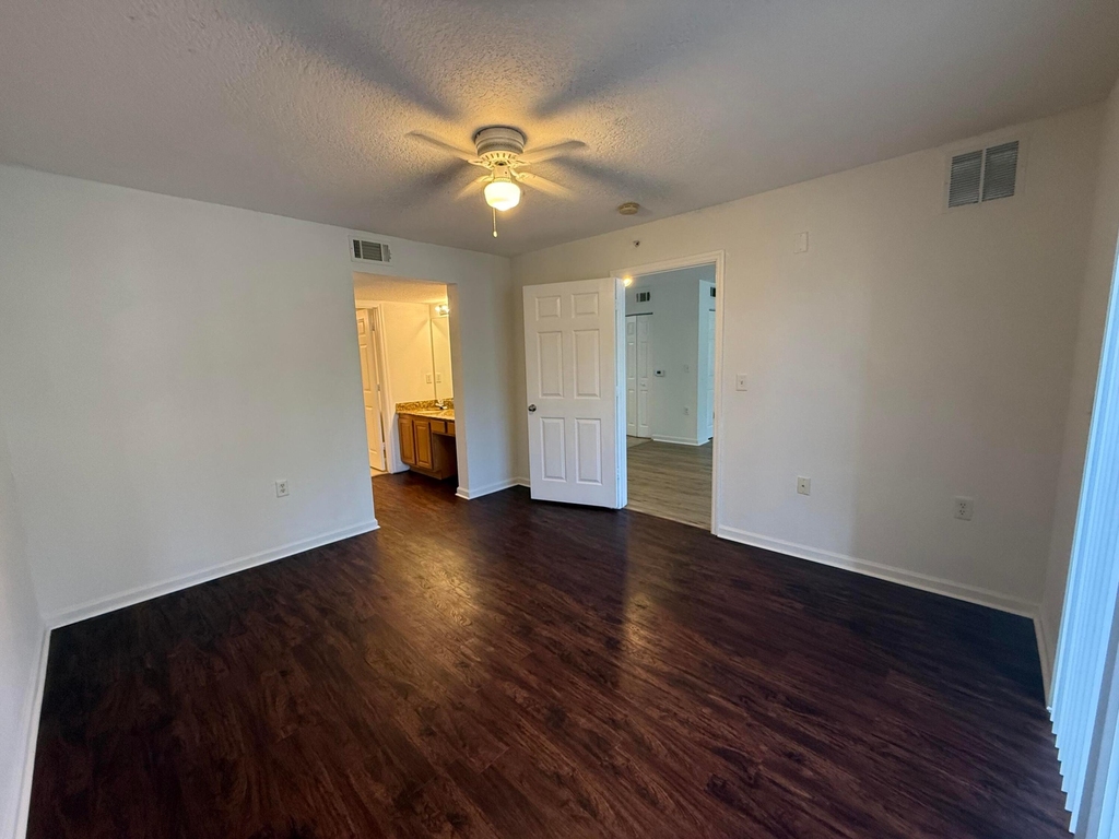231 Sw Palm Drive - Photo 9