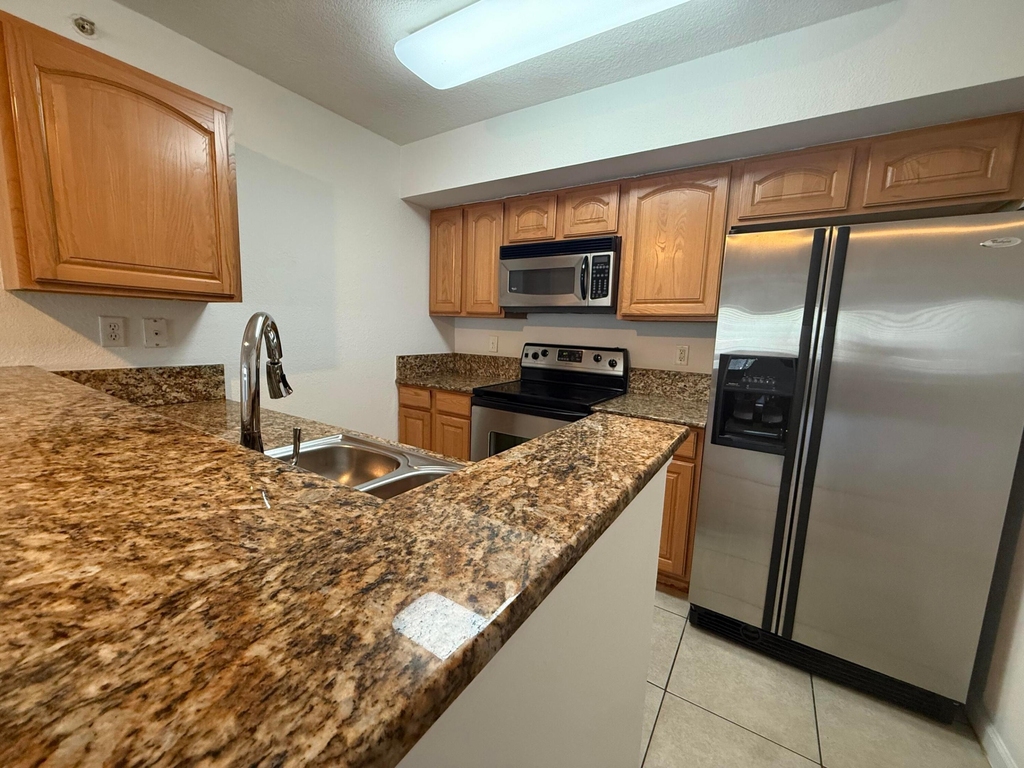 231 Sw Palm Drive - Photo 5
