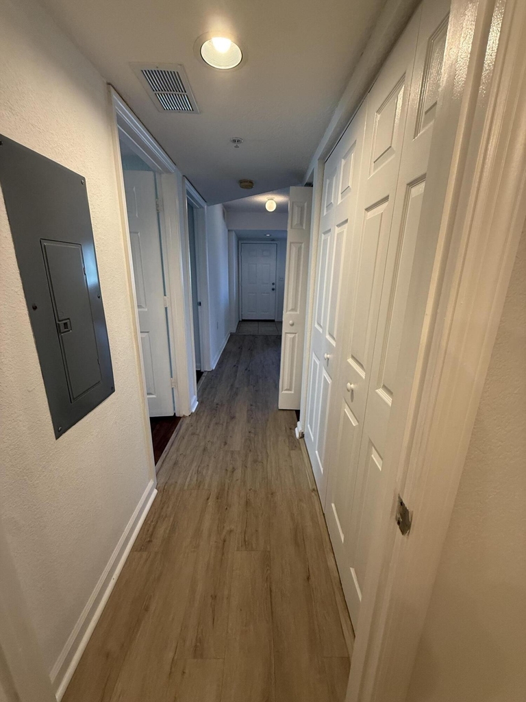 231 Sw Palm Drive - Photo 13