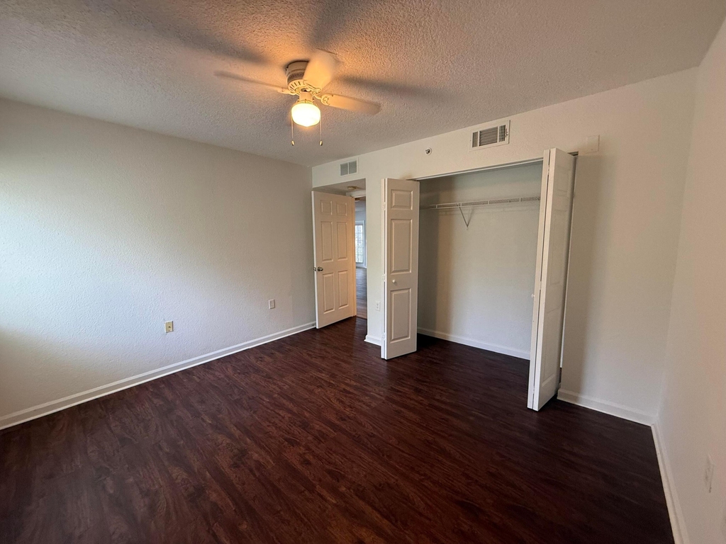 231 Sw Palm Drive - Photo 16