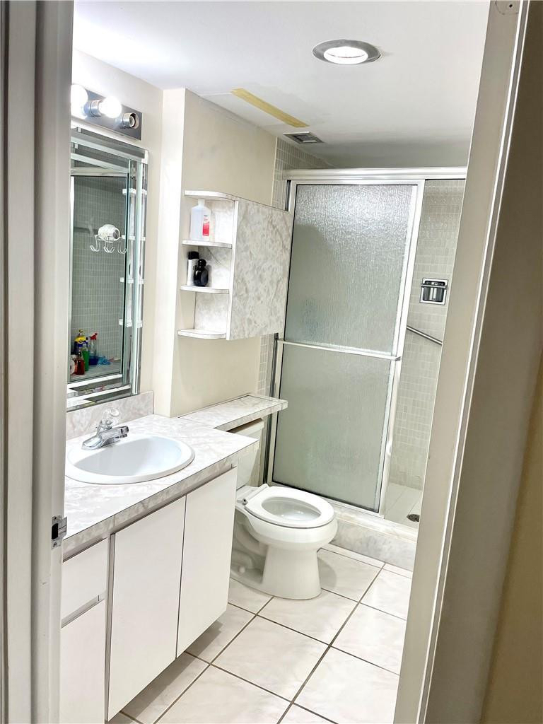 1149 Hillsboro Mile - Photo 10