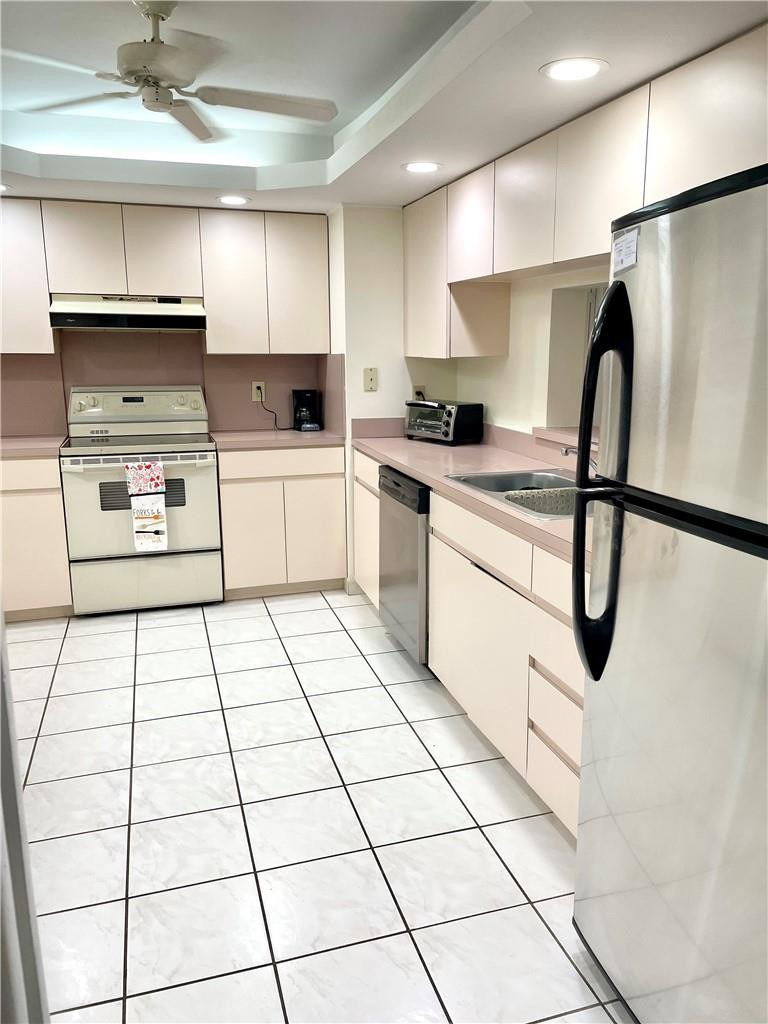 1149 Hillsboro Mile - Photo 2