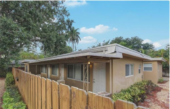 204 Ne 10th Avenue - Photo 1