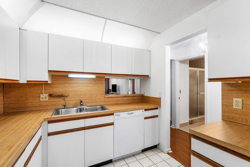 10137 Mangrove Drive - Photo 10