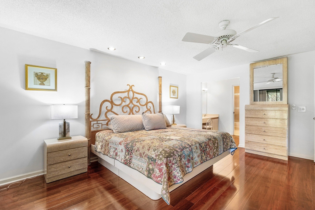 10137 Mangrove Drive - Photo 14