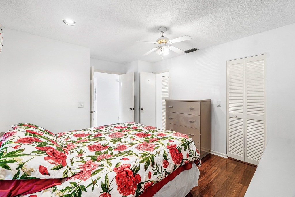 10137 Mangrove Drive - Photo 21