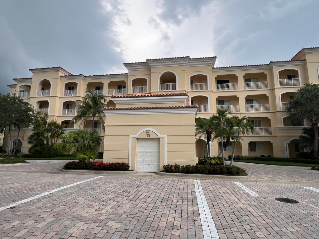 13 Harbour Isles Drive W - Photo 1