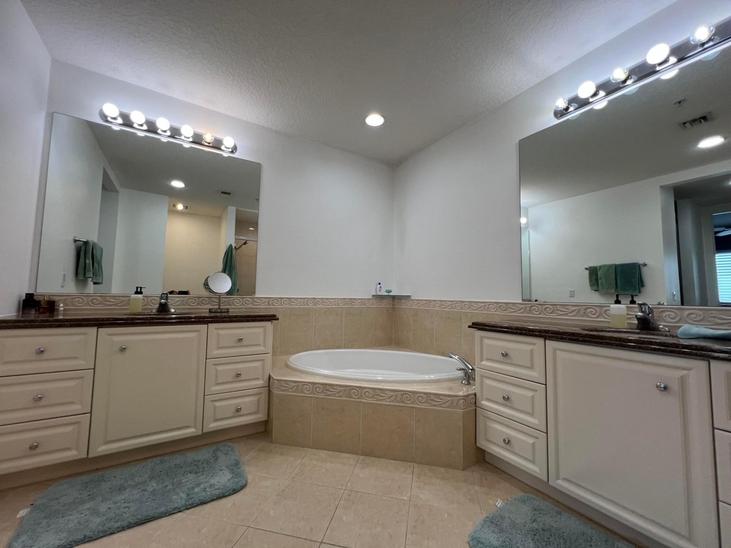 13 Harbour Isles Drive W - Photo 10