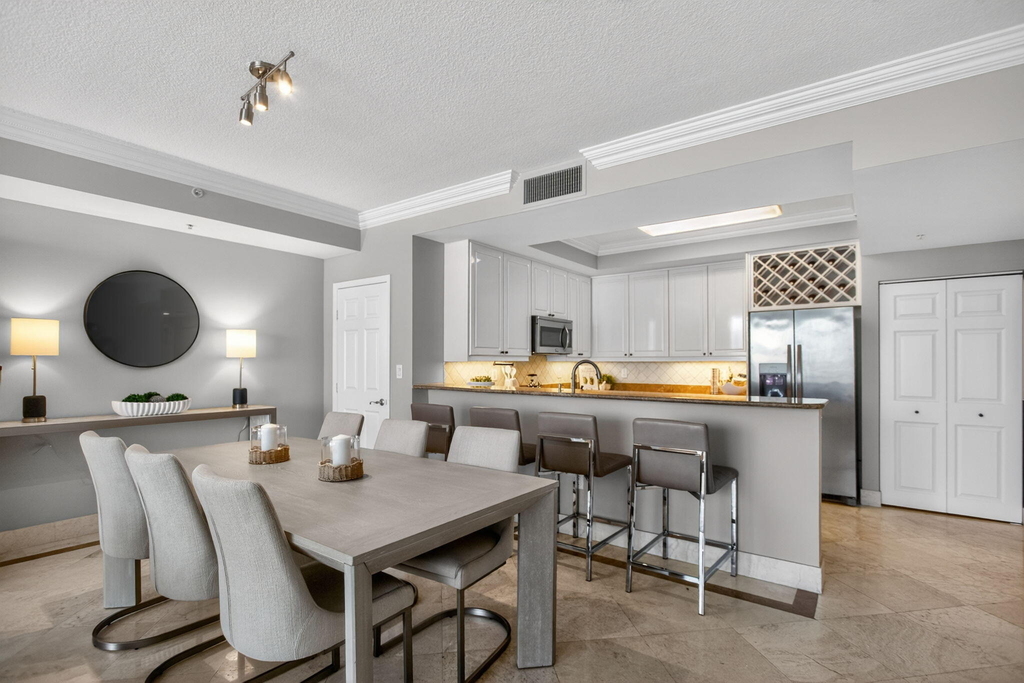 100 S Birch Road - Photo 8