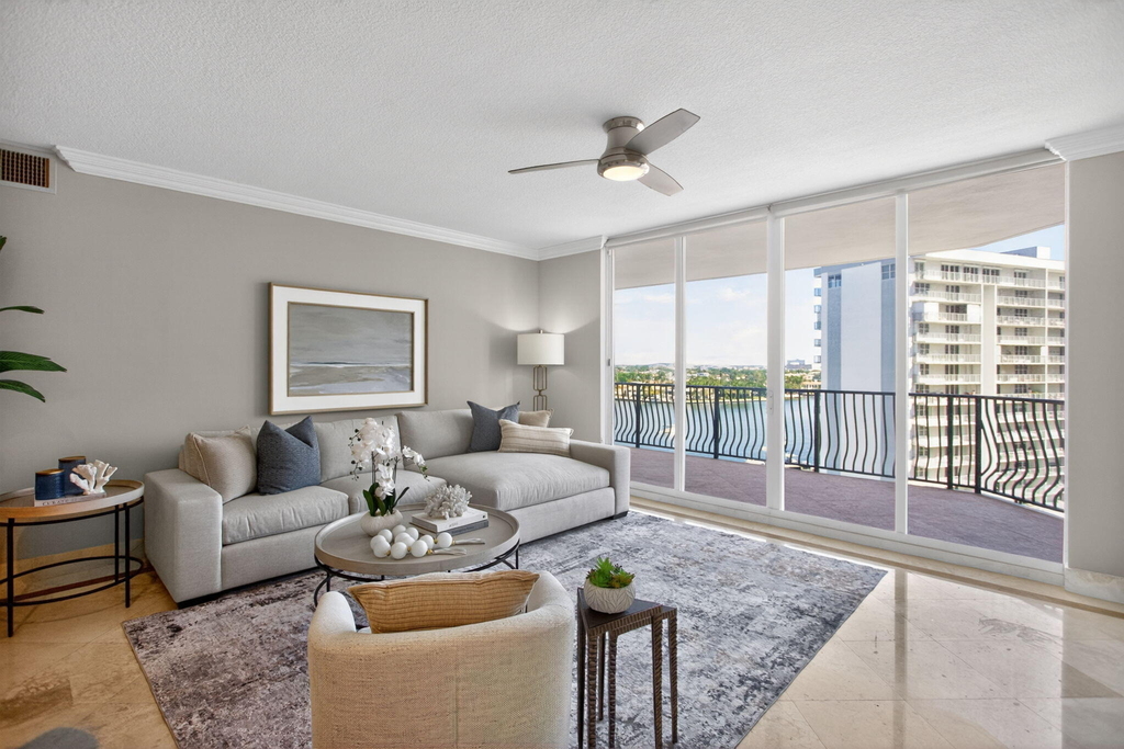 100 S Birch Road - Photo 1