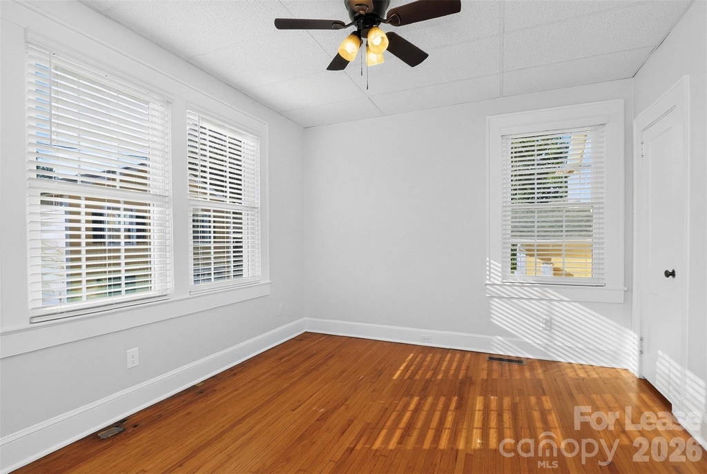 912 S York Street - Photo 10