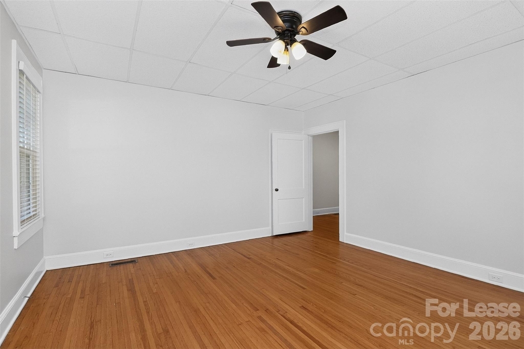 912 S York Street - Photo 12