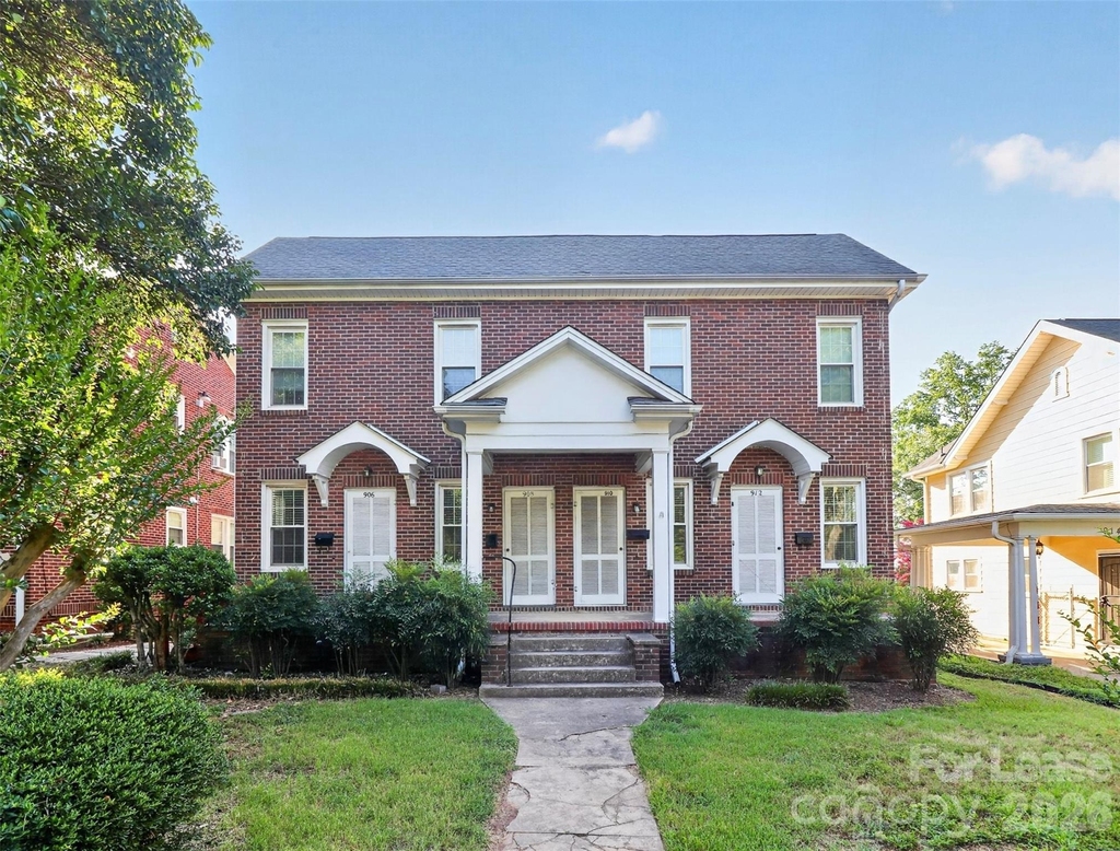 912 S York Street - Photo 0