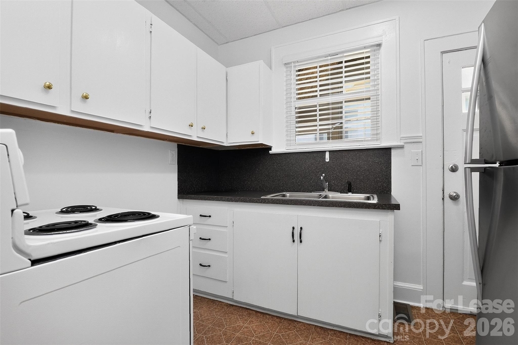 912 S York Street - Photo 7