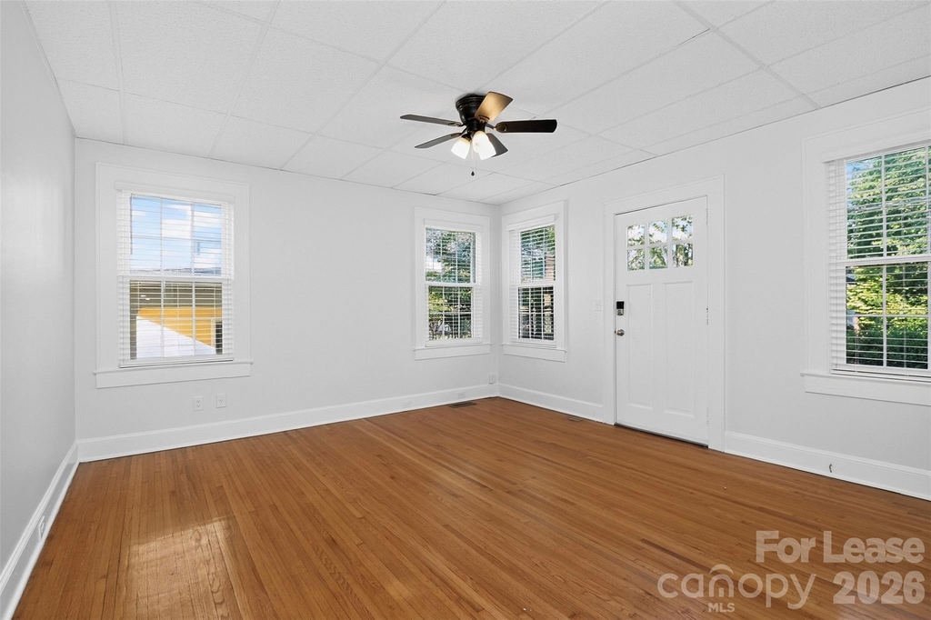 912 S York Street - Photo 3