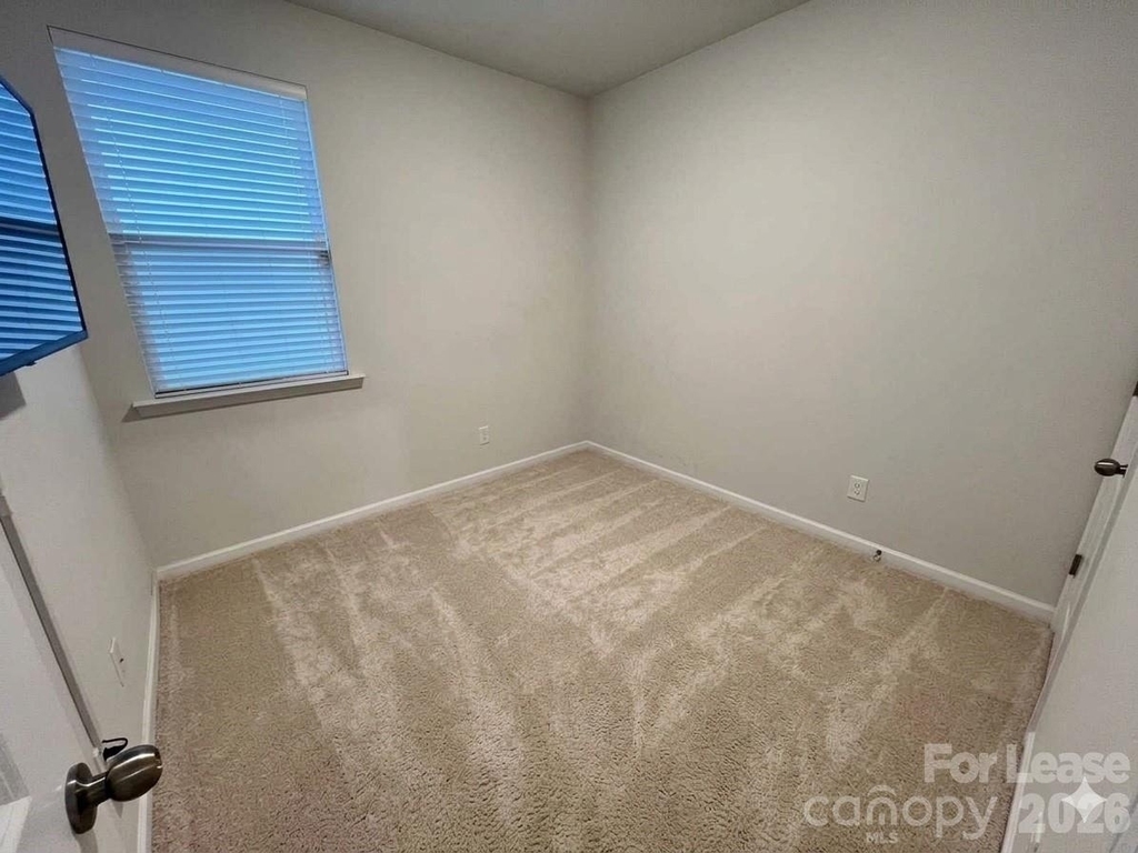 8010 Foxcroft Drive - Photo 18
