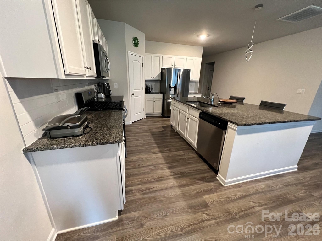 8010 Foxcroft Drive - Photo 6