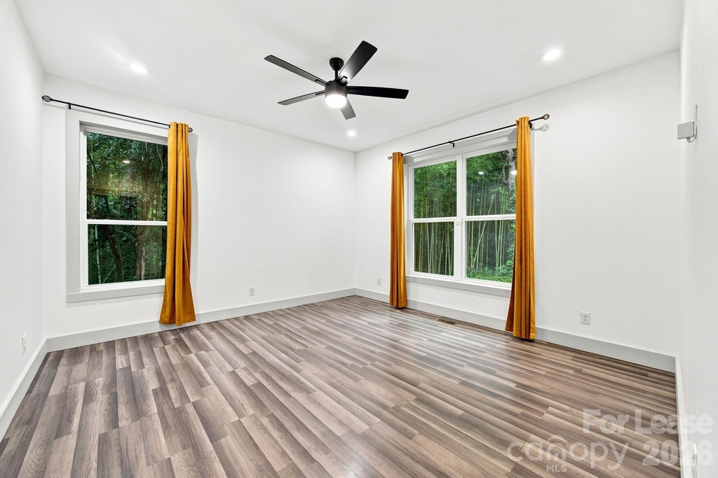 1198 Chronicle Avenue - Photo 9