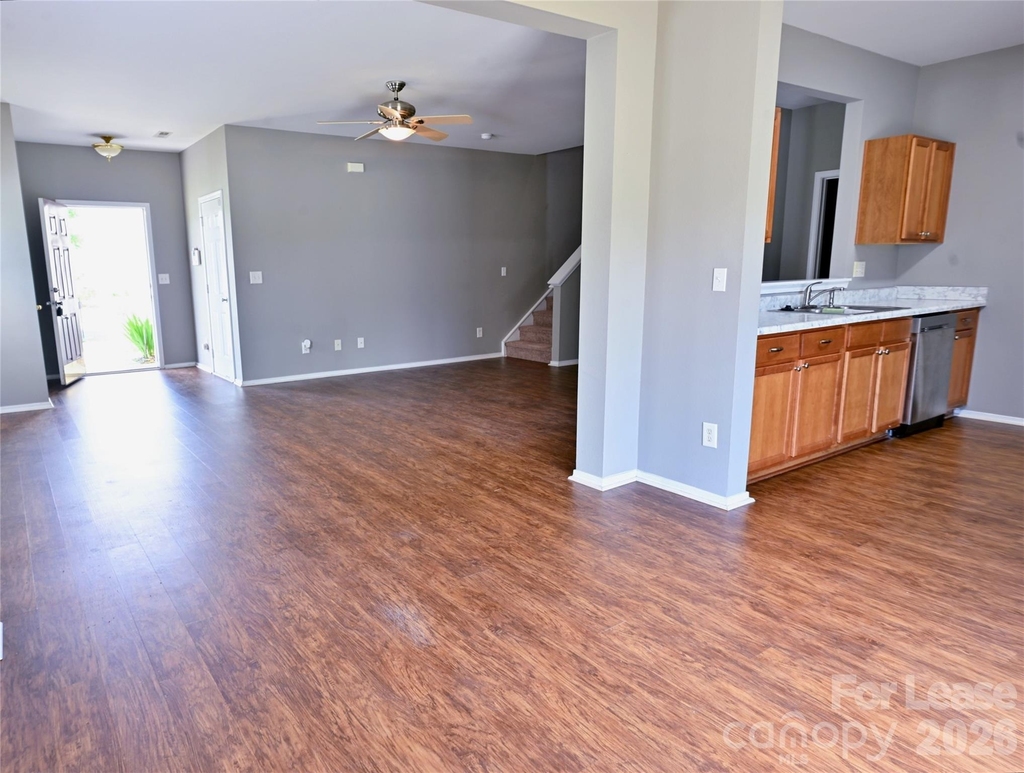 7404 Loyalist Street - Photo 4