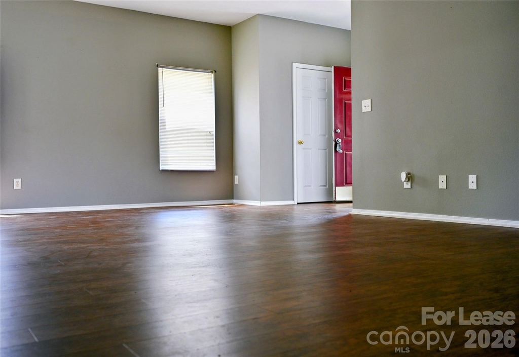 7404 Loyalist Street - Photo 3