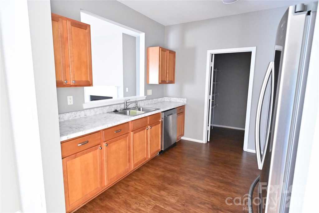 7404 Loyalist Street - Photo 6