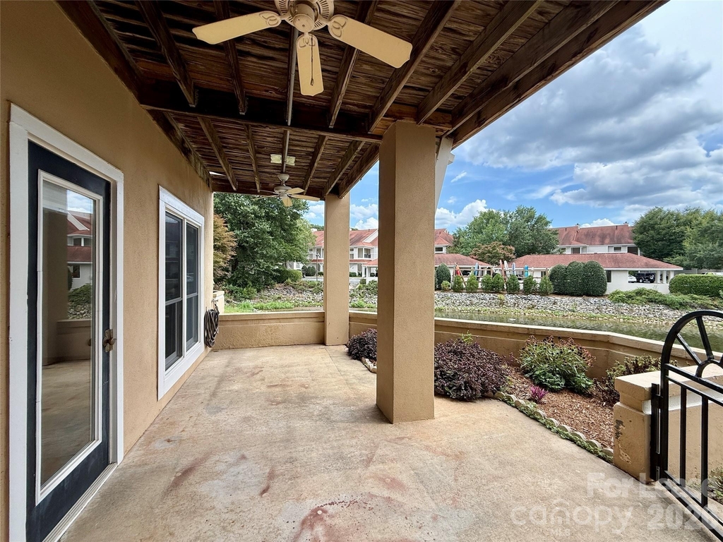 18009 Kings Point Drive - Photo 23