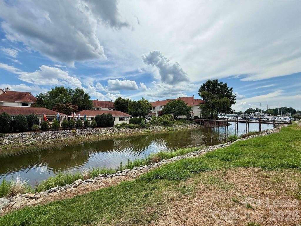 18009 Kings Point Drive - Photo 25