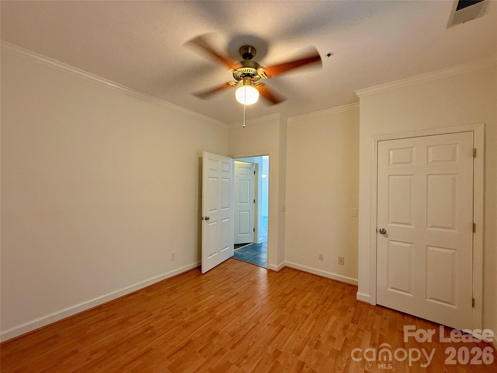 18009 Kings Point Drive - Photo 10