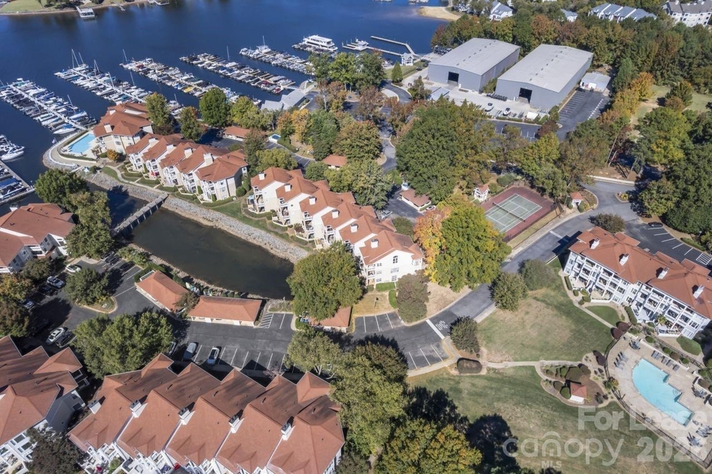 18009 Kings Point Drive - Photo 30