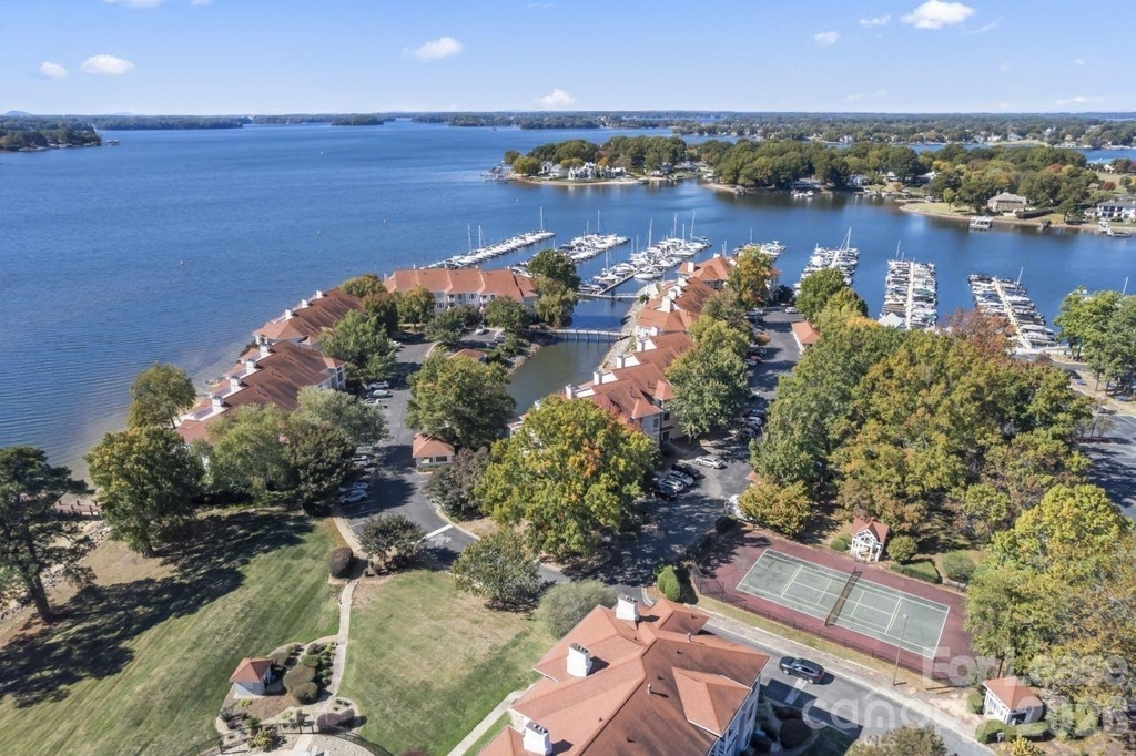 18009 Kings Point Drive - Photo 32