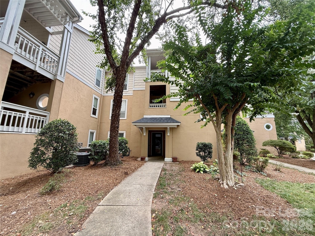 18009 Kings Point Drive - Photo 3