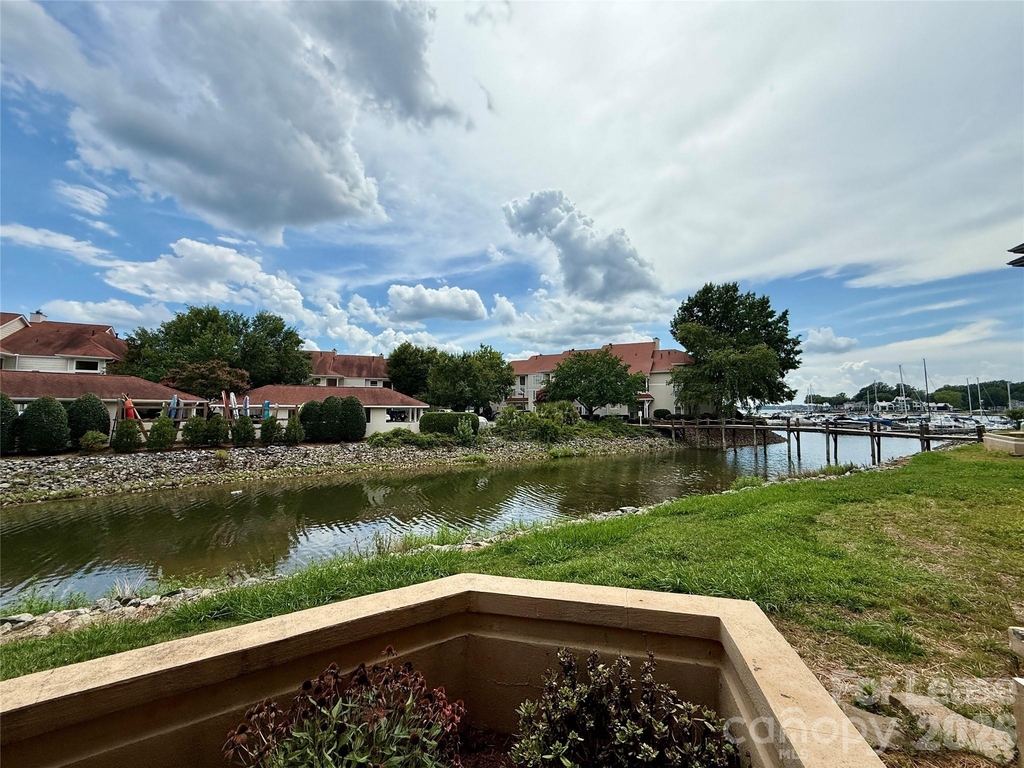 18009 Kings Point Drive - Photo 26