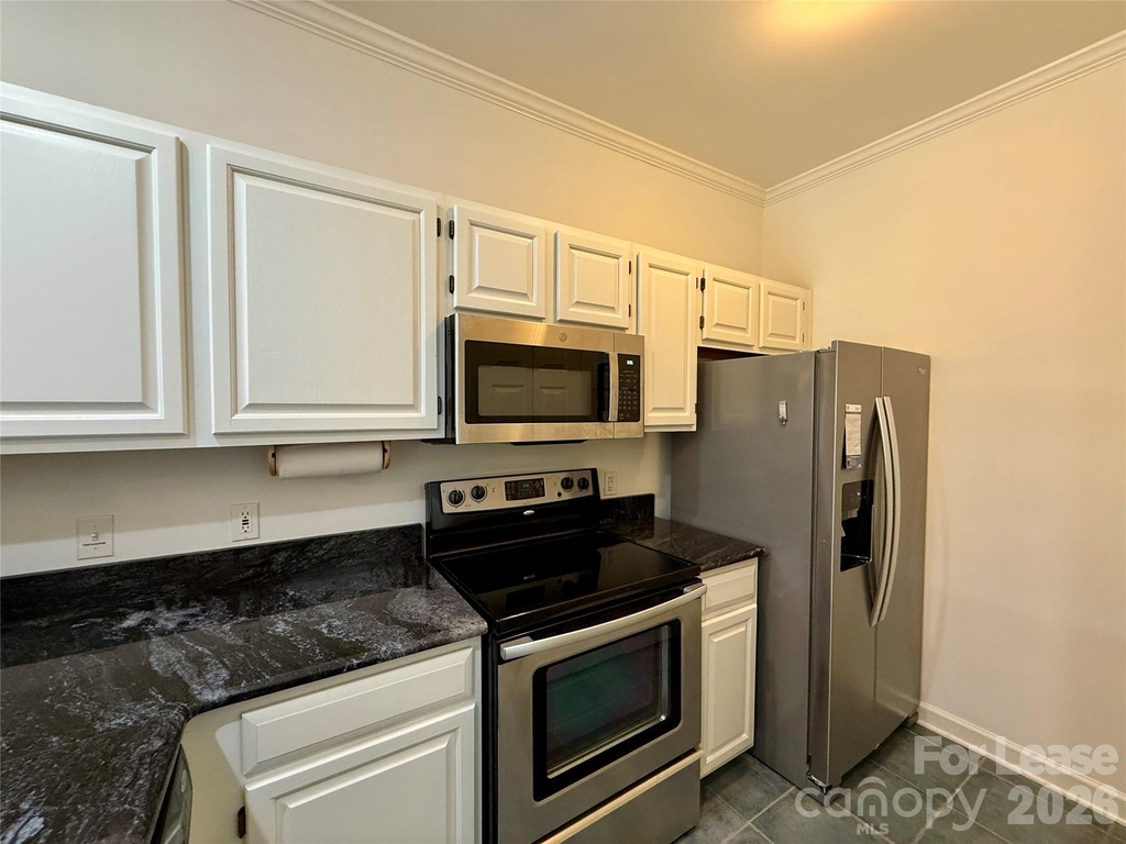 18009 Kings Point Drive - Photo 6