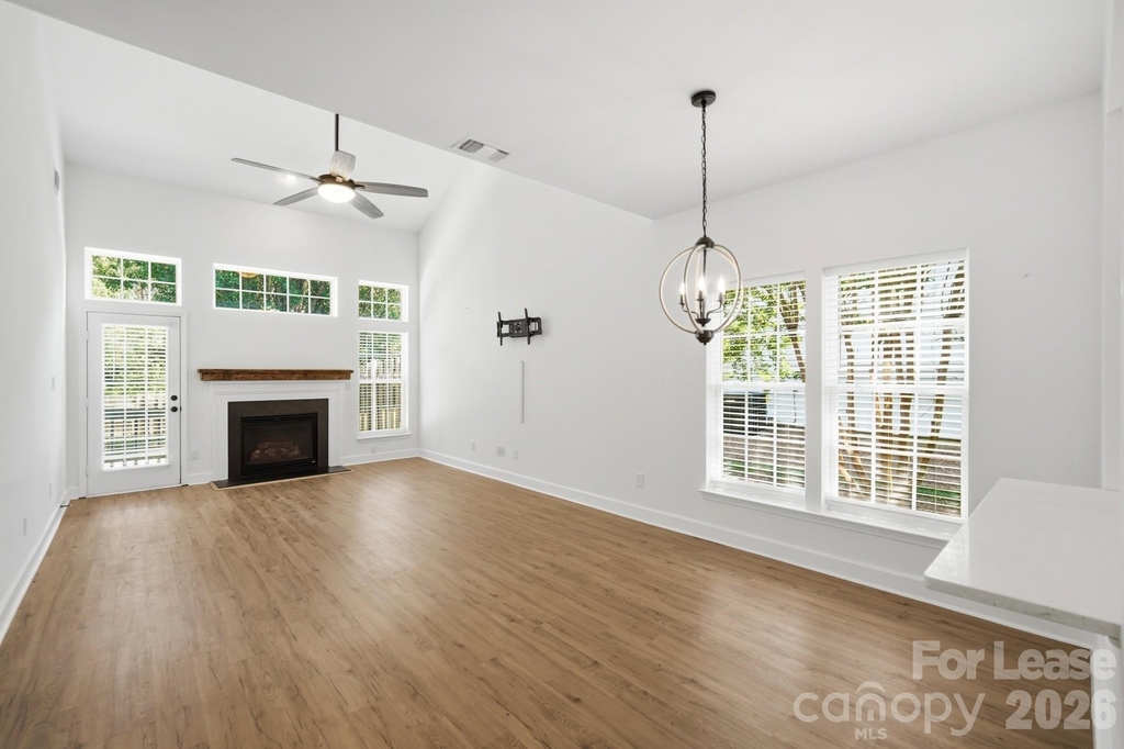 4084 Holly Villa Circle - Photo 5