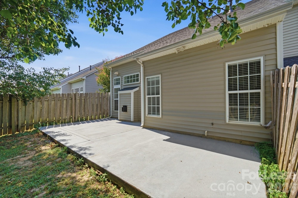 4084 Holly Villa Circle - Photo 38