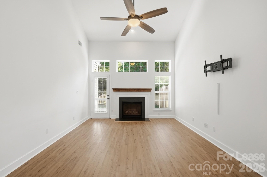 4084 Holly Villa Circle - Photo 9