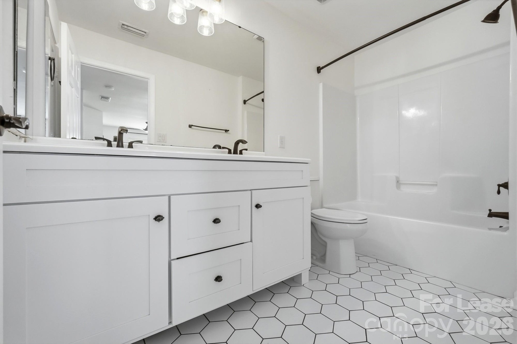 4084 Holly Villa Circle - Photo 32