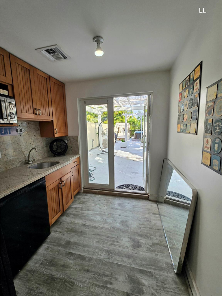 808 N Victoria Park Road - Photo 12