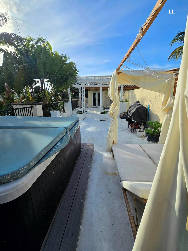 808 N Victoria Park Road - Photo 14