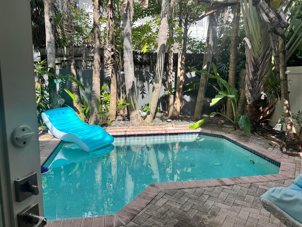 808 N Victoria Park Road - Photo 16