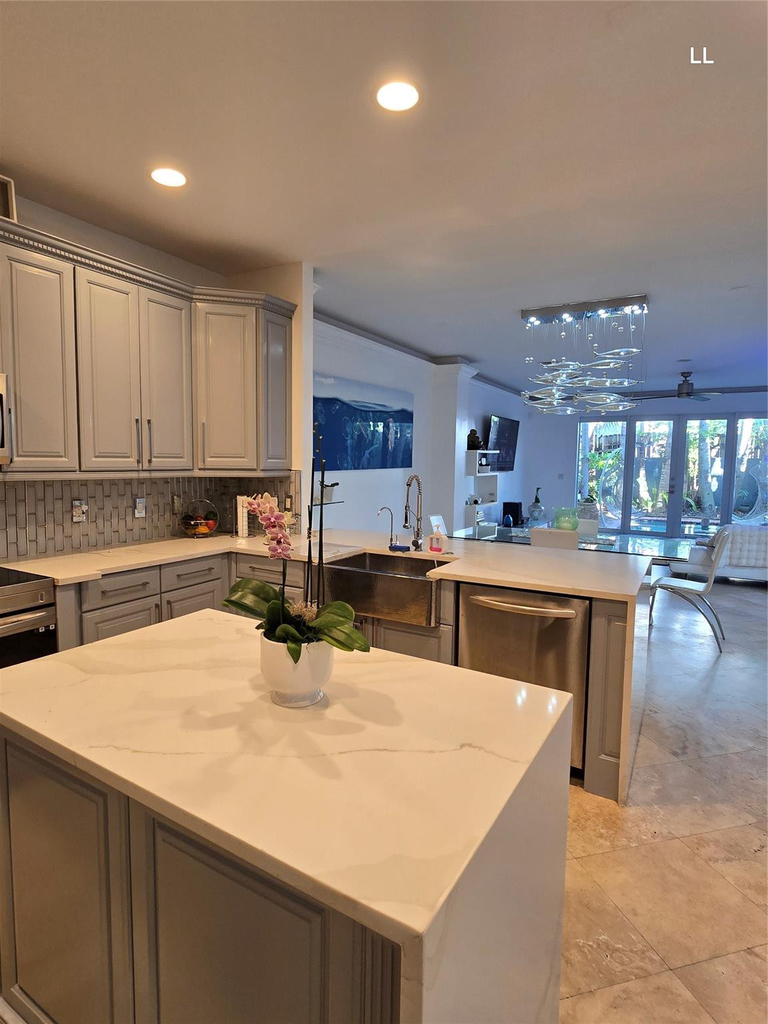 808 N Victoria Park Road - Photo 5