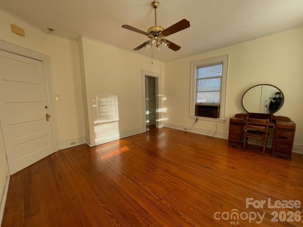 501 E Kingston Avenue - Photo 11
