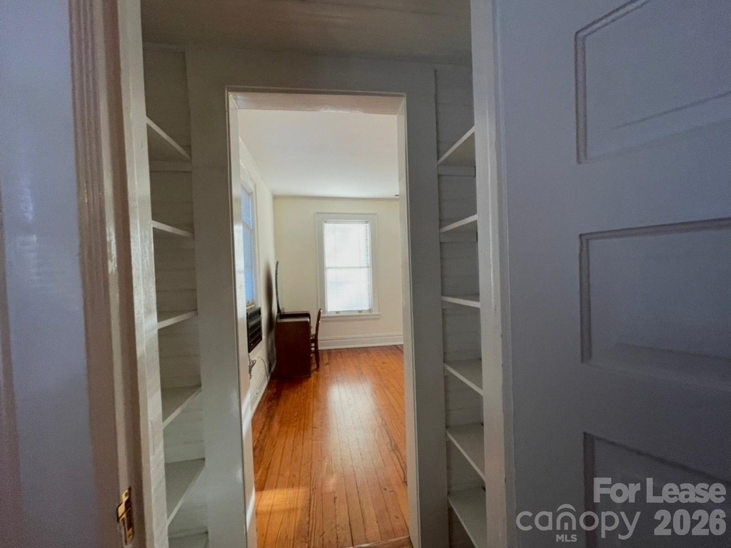 501 E Kingston Avenue - Photo 9